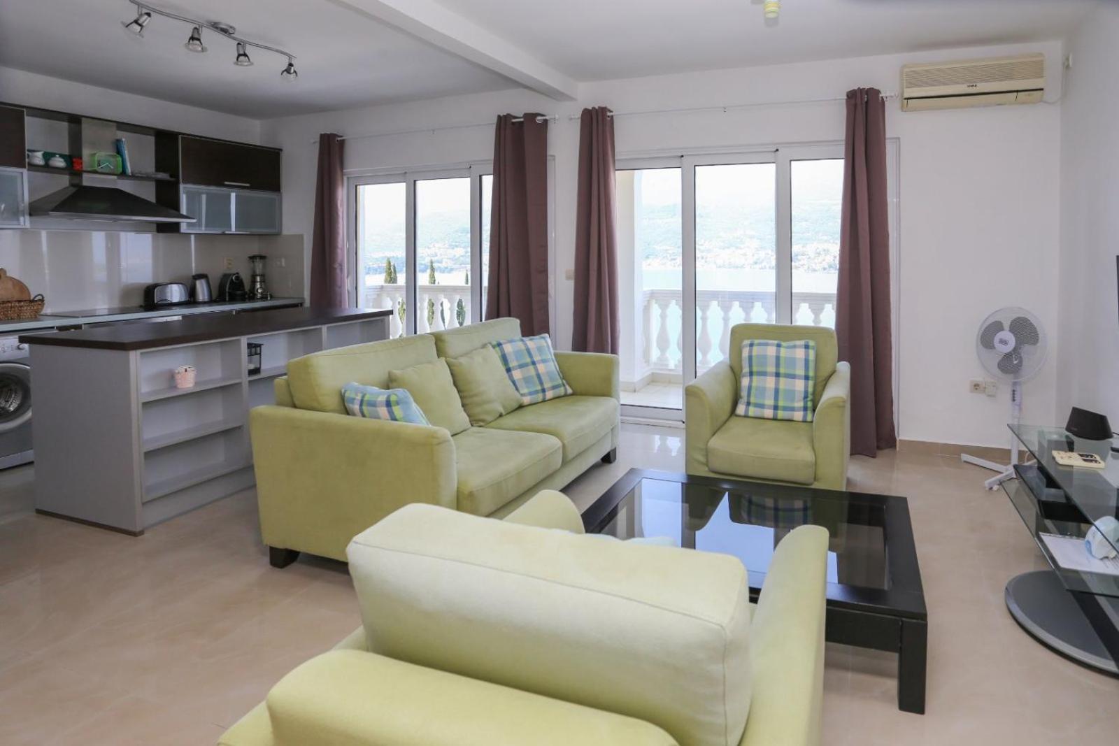 Mountain Bay Views Apartments Njivice Εξωτερικό φωτογραφία